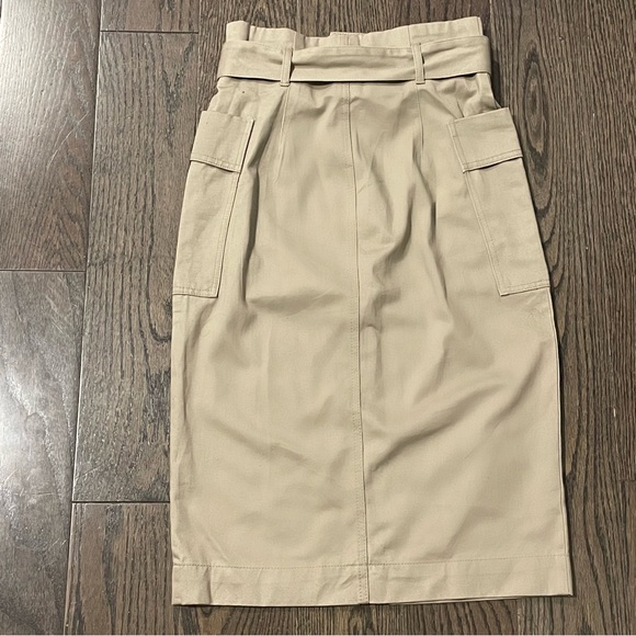 H&M Belted Cargo Skirt - Picture 2 of 4